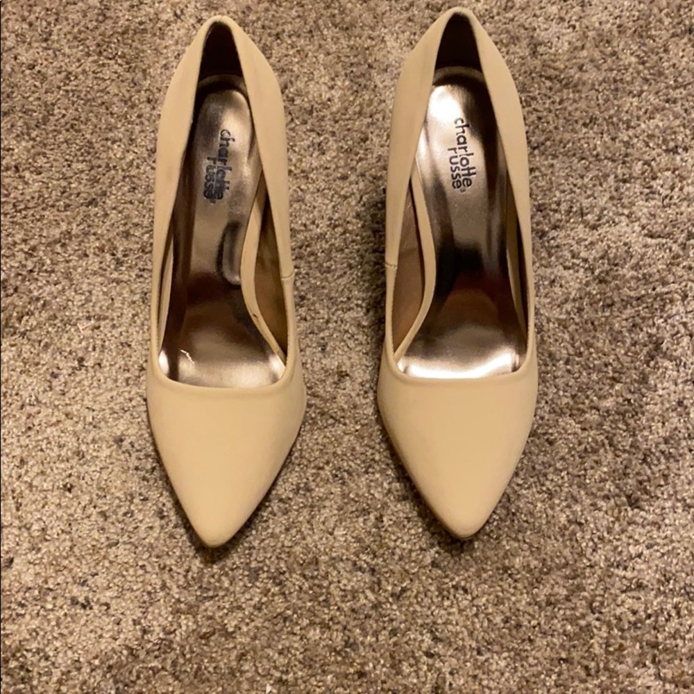 Tan Pointed Toed Heels